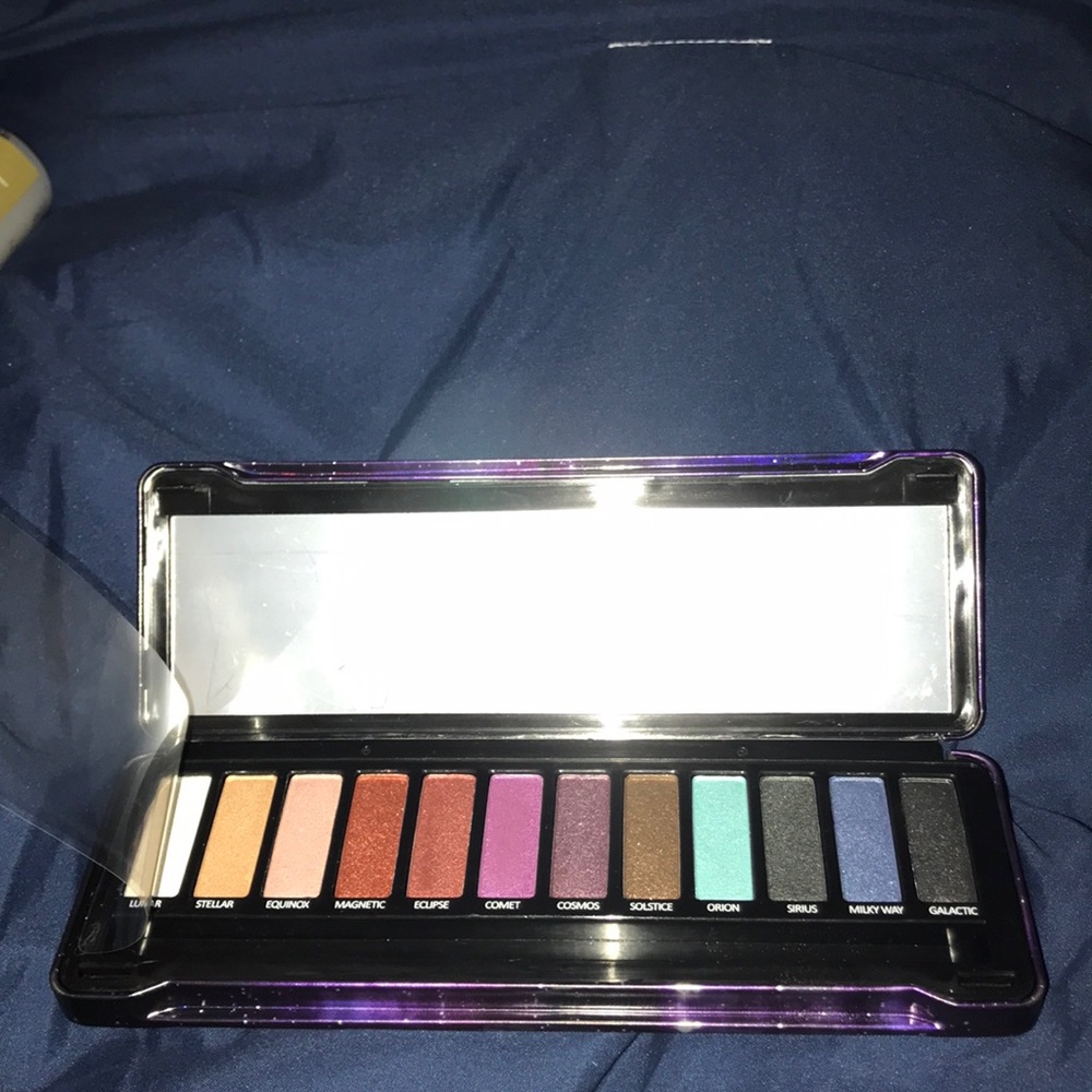 Eye shadow 😍 - Picture 2 of 2